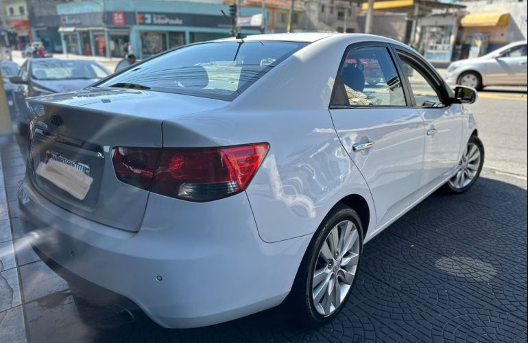 Kia Cerato 1.6 E.221 Sedan 16v - Foto #3