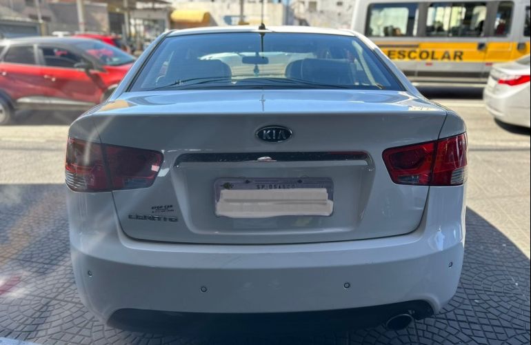 Kia Cerato 1.6 E.221 Sedan 16v - Foto #4
