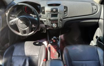 Kia Cerato 1.6 E.221 Sedan 16v - Foto #5