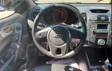 Kia Cerato 1.6 E.221 Sedan 16v - Foto #6