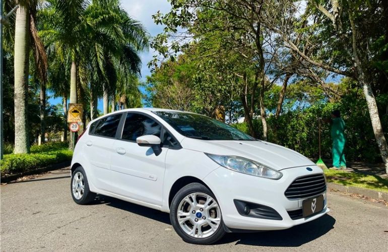 Ford Fiesta 1.0 Rocam SE 8V Flex 4p Manual - Foto #4