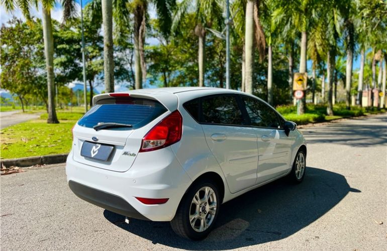 Ford Fiesta 1.0 Rocam SE 8V Flex 4p Manual - Foto #5