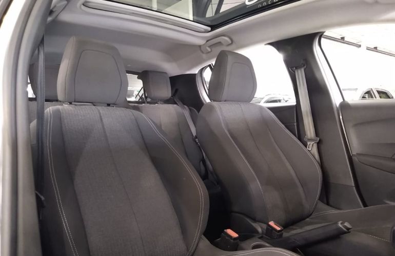 Peugeot 208 1.6 Active Pack 16v - Foto #4