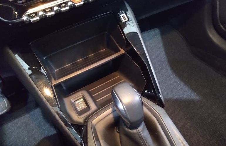 Peugeot 208 1.6 Active Pack 16v - Foto #6