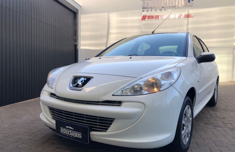 Peugeot 207 Hatch XR 1.4 8V (flex) 4p - Foto #3