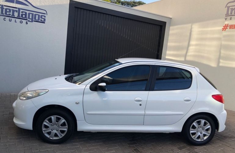Peugeot 207 Hatch XR 1.4 8V (flex) 4p - Foto #5