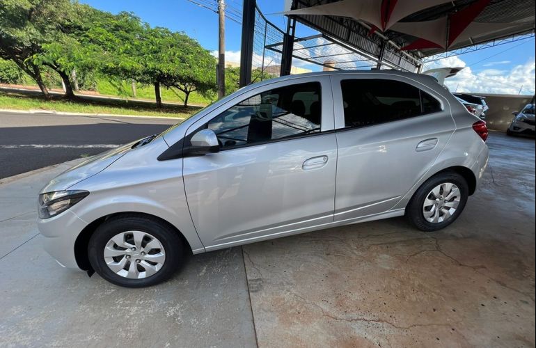 Chevrolet Onix 1.0 MPFi LT 8v - Foto #2