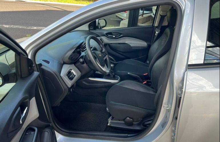 Chevrolet Onix 1.0 MPFi LT 8v - Foto #9