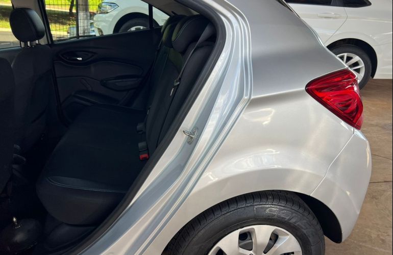 Chevrolet Onix 1.0 MPFi LT 8v - Foto #10
