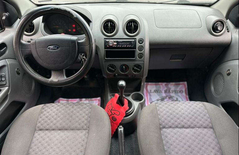Ford Fiesta 1.0 MPi 8v - Foto #6