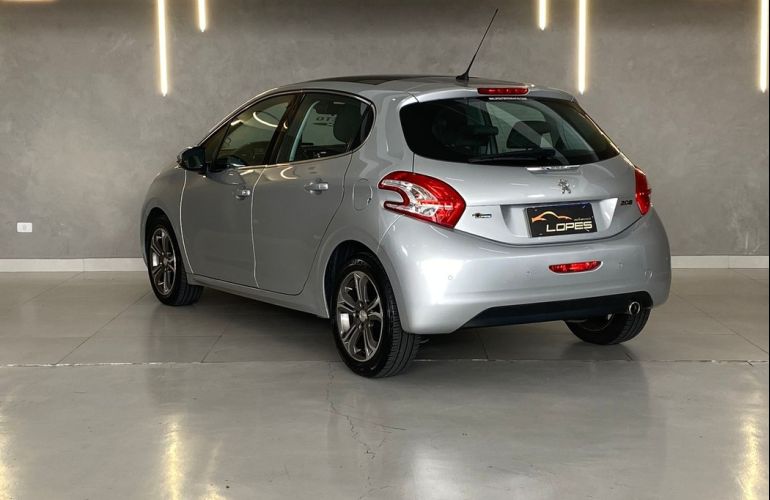 Peugeot 208 1.6 Griffe 16v - Foto #4
