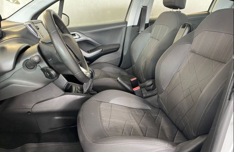 Peugeot 208 1.6 Griffe 16v - Foto #7