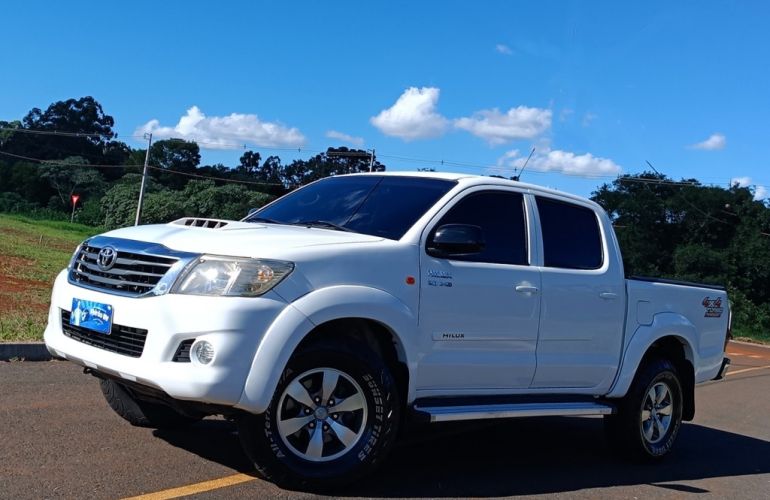Toyota Hilux 3.0 TDI 4x4 CD STD - Foto #2