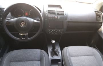 Volkswagen Polo Sedan 1.6 8V - Foto #6