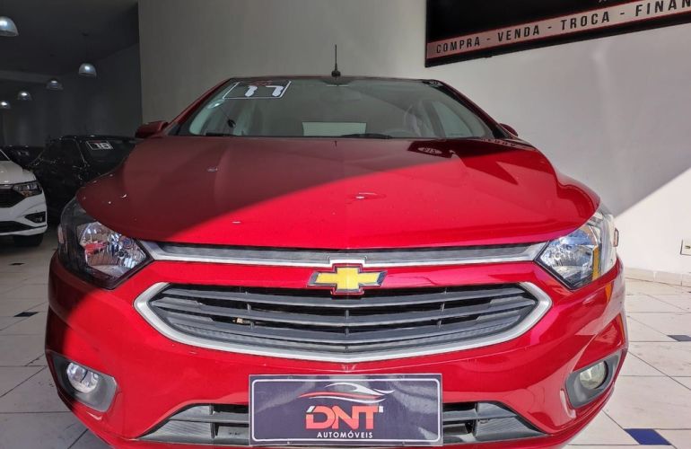 CHEVROLET - ONIX - 2016/2017 - Vermelha - R$ 68.500,00 - AdeCar