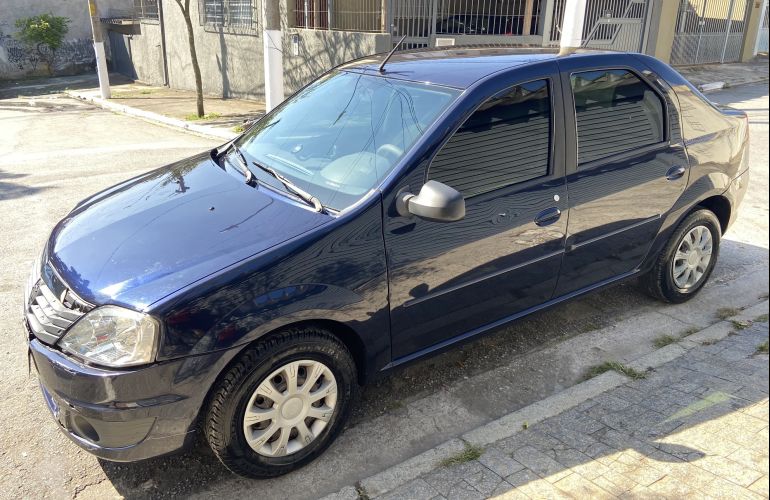 Renault Logan Expression 1.0 16V (Flex) - Foto #1