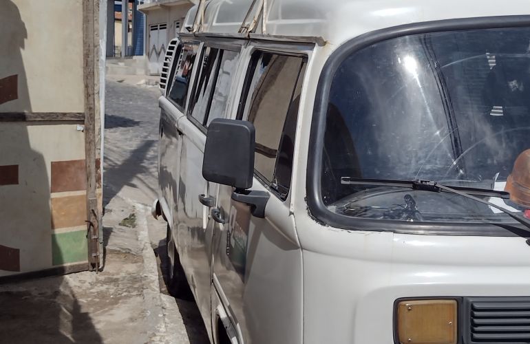 Volkswagen Kombi Standard 1.4 (Flex) - Foto #1