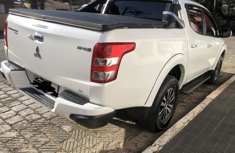 Mitsubishi L200 Triton Sport 2.4 DID-H HPE Top 4WD (Aut) - Foto #2