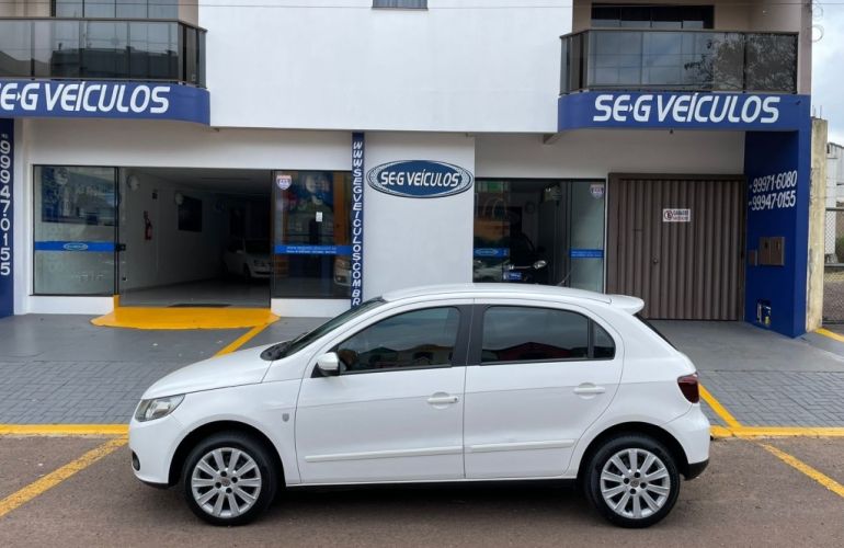 Volkswagen Gol 1.0 8V Série 25 anos (Flex) 4p - Foto #2