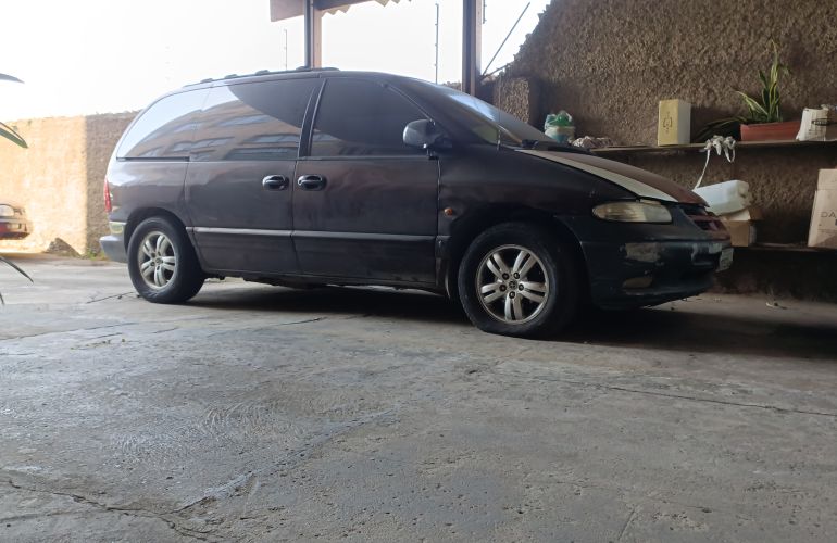 Chrysler Caravan LE 4x2 3.3 V6 12V - Foto #1