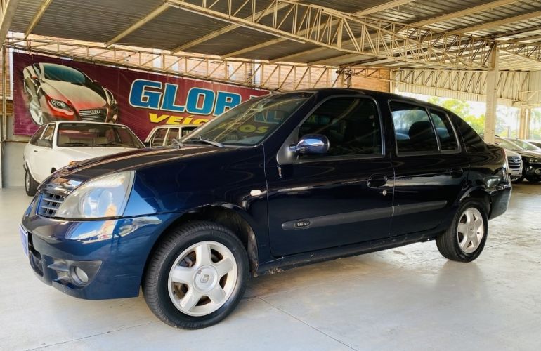 Renault Clio Sedan Privilége 1.6 16V - Foto #2