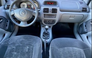 Renault Clio Sedan Privilége 1.6 16V - Foto #8