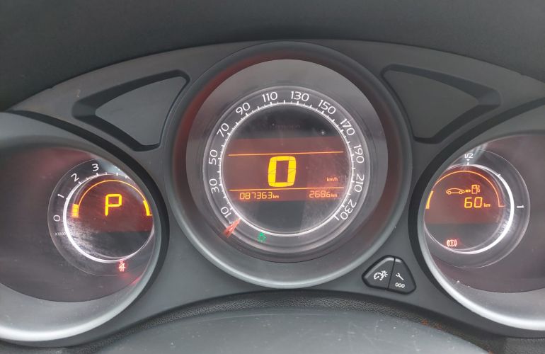 Citroën C4 GLX Tendance BVA 2.0 16V (Flex)(Aut) - Foto #6