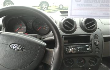 Ford Fiesta Hatch 1.0 (Flex) - Foto #5