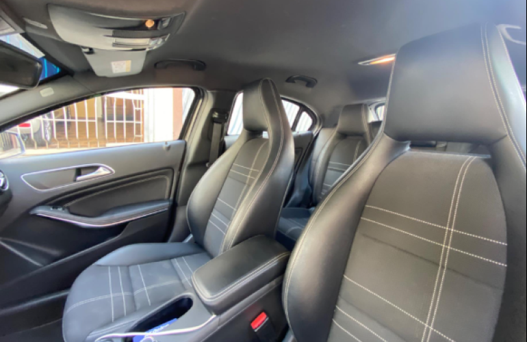 Mercedes-Benz Classe A 200 Urban 1.6 DCT Turbo - Foto #8