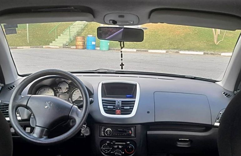 Peugeot 207 Hatch XR 1.4 8V (flex) 4p - Foto #2
