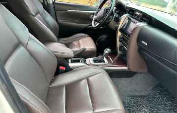 Toyota SW4 2.8 TDI SRX 5L 4x4 (Aut) - Foto #4