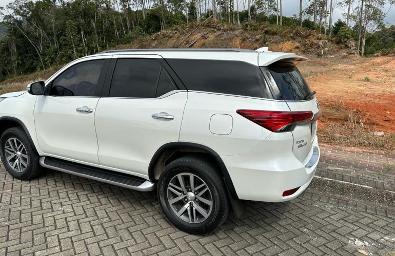 Toyota SW4 2.8 TDI SRX 5L 4x4 (Aut) - Foto #5