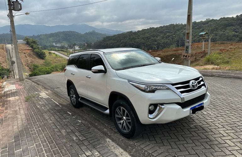 Toyota SW4 2.8 TDI SRX 5L 4x4 (Aut) - Foto #7