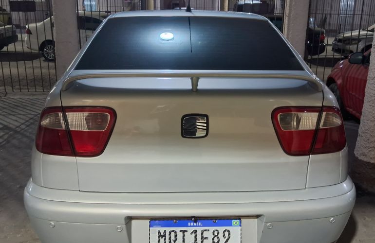 Seat Cordoba Sedan 1.6 - Foto #1