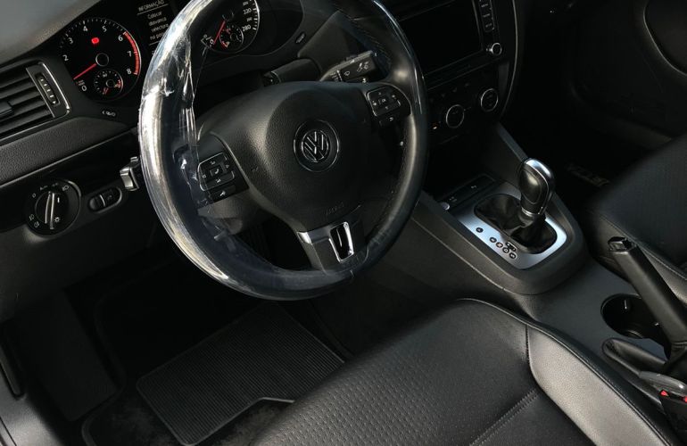 Volkswagen Jetta 2.0 Comfortline Tiptronic (Flex) - Foto #2