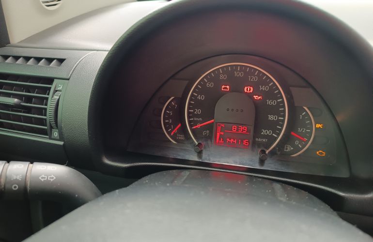 Volkswagen Fox 1.0 8V (Flex) 2p - Foto #1