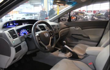 Honda Civic 1.8 LXS 16v - Foto #3