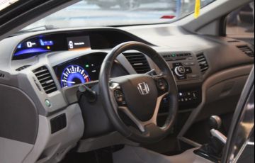 Honda Civic 1.8 LXS 16v - Foto #4