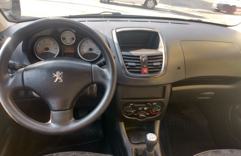 Peugeot 207 Hatch XR S 1.4 8V (flex) - Foto #5