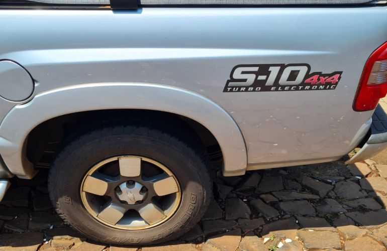 Chevrolet S10 Executive 4x4 2.8 Turbo Electronic (Cab Dupla) - Foto #5