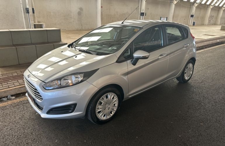Ford New Fiesta 1.6 SE - Foto #1