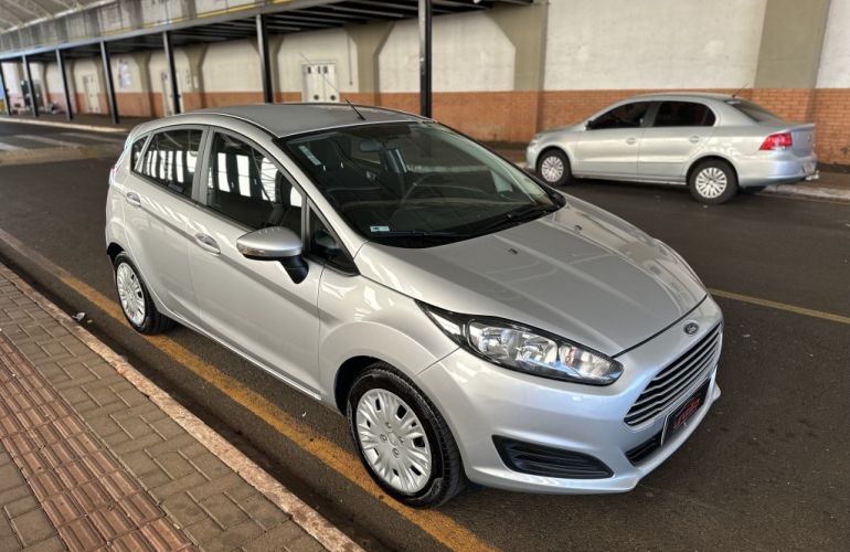 Ford New Fiesta 1.6 SE - Foto #9