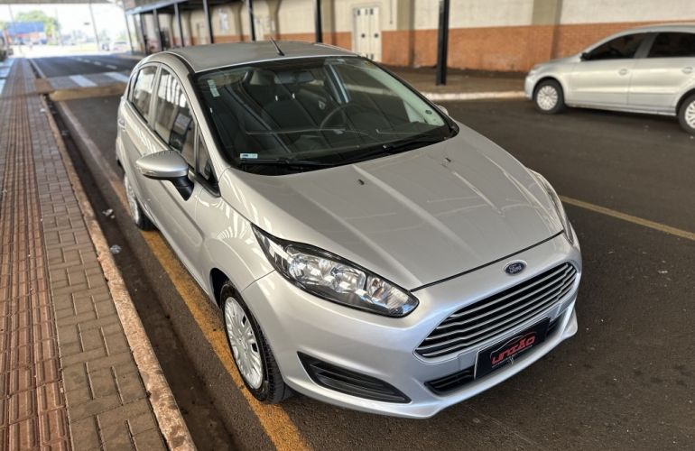 Ford New Fiesta 1.6 SE - Foto #10
