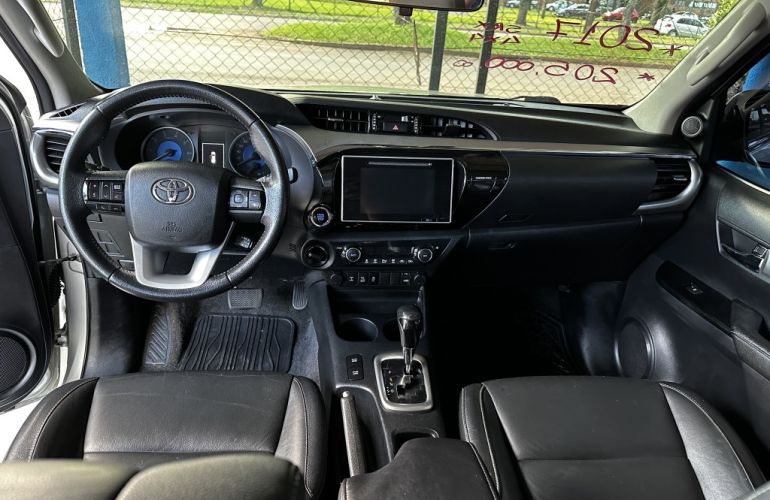 Toyota Hilux 2.8 TDI CD SRX 4x4 (Aut) - Foto #6