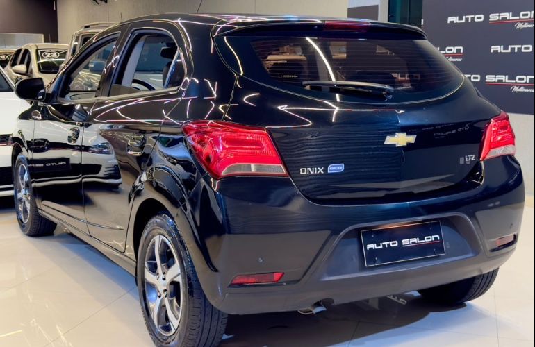 Chevrolet Onix 1.4 MPFi LTZ 8v - Foto #6