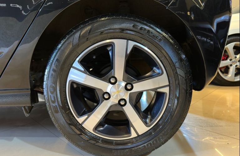 Chevrolet Onix 1.4 MPFi LTZ 8v - Foto #8