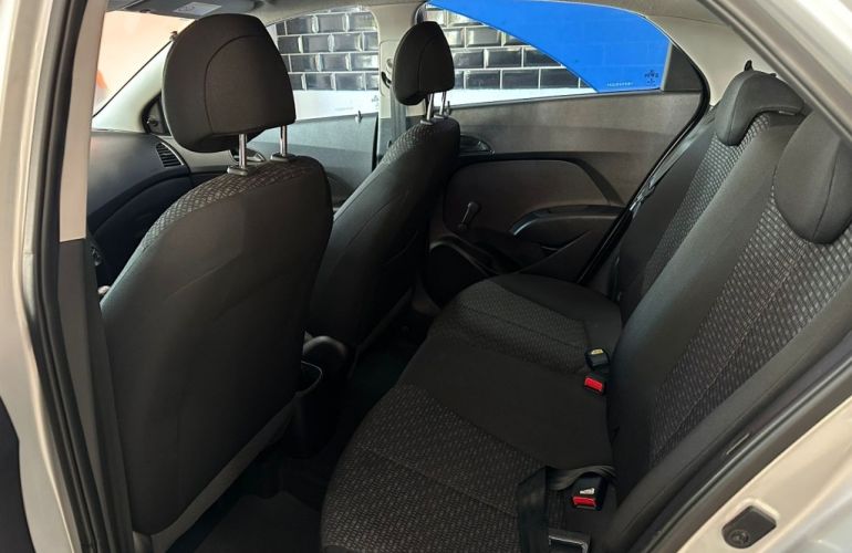 Hyundai HB20 1.0 Unique - Foto #2