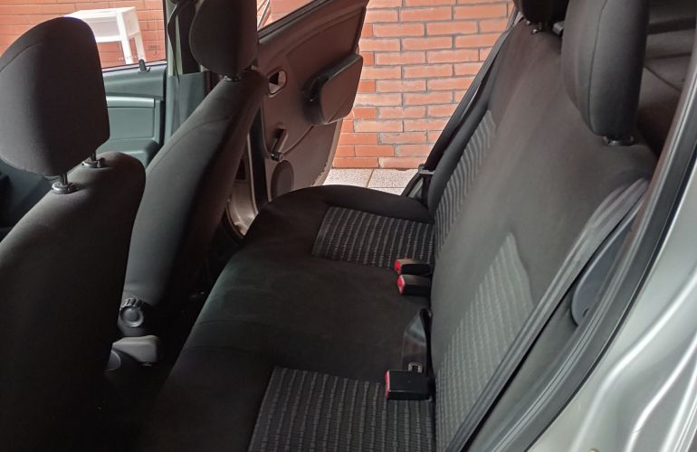 Renault Sandero Expression 1.6 8V (Flex) - Foto #9