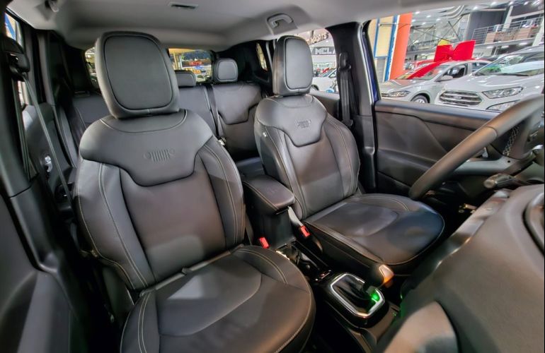 Jeep Renegade 1.3 T270 Turbo Longitude - Foto #8