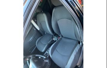 Peugeot 207 Hatch XR 1.4 8V (flex) 4p - Foto #8